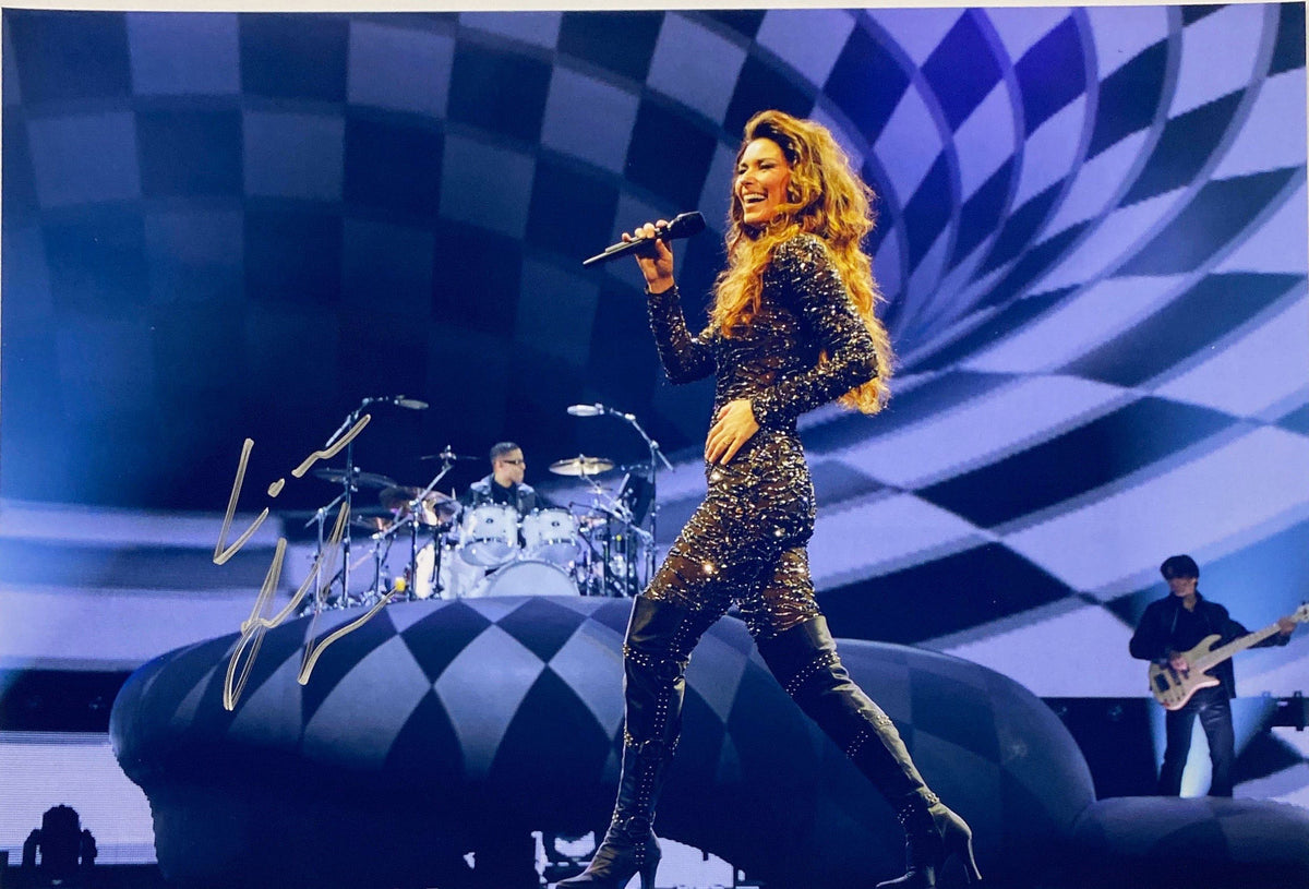 Shania Twain facsimile signed  photo