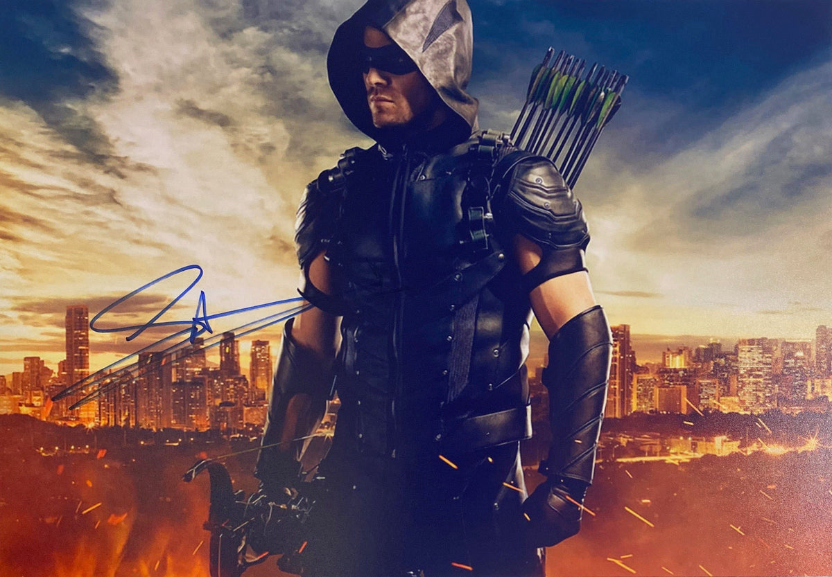 Arrow Stephen Amell facsimile signed photo